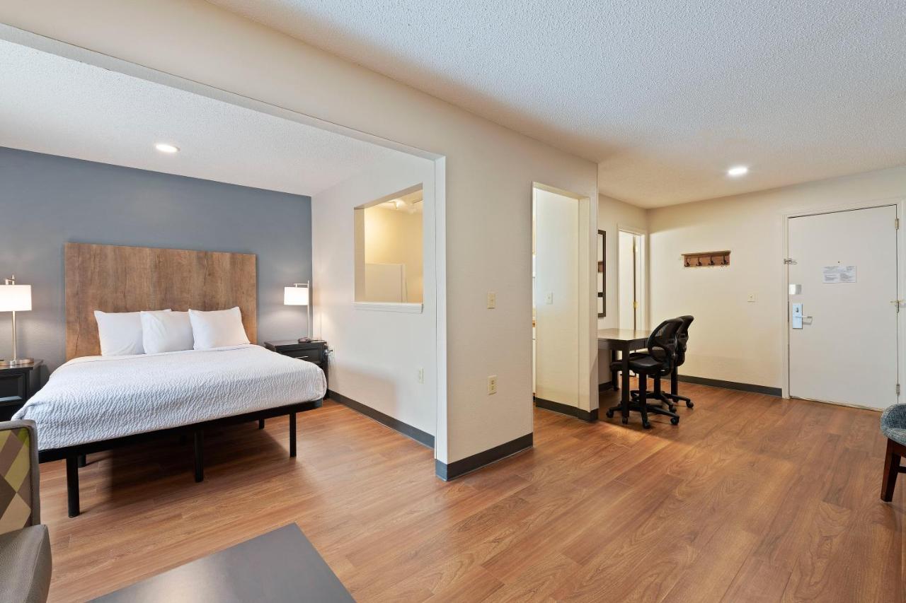Extended Stay America Select Suites - Charlotte - University Place - E Mccullough Dr Exterior foto