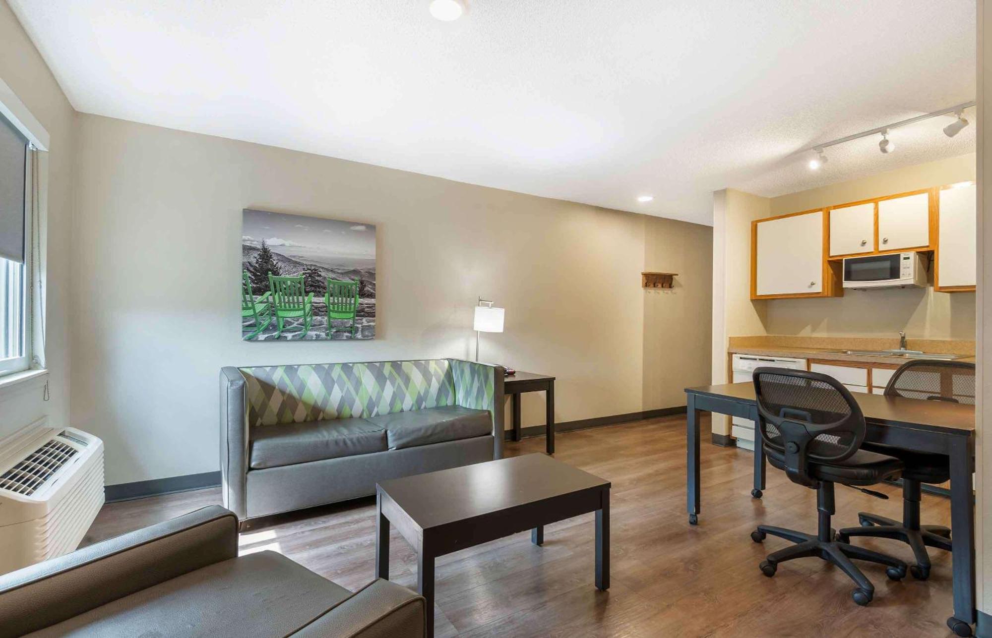 Extended Stay America Select Suites - Charlotte - University Place - E Mccullough Dr Exterior foto