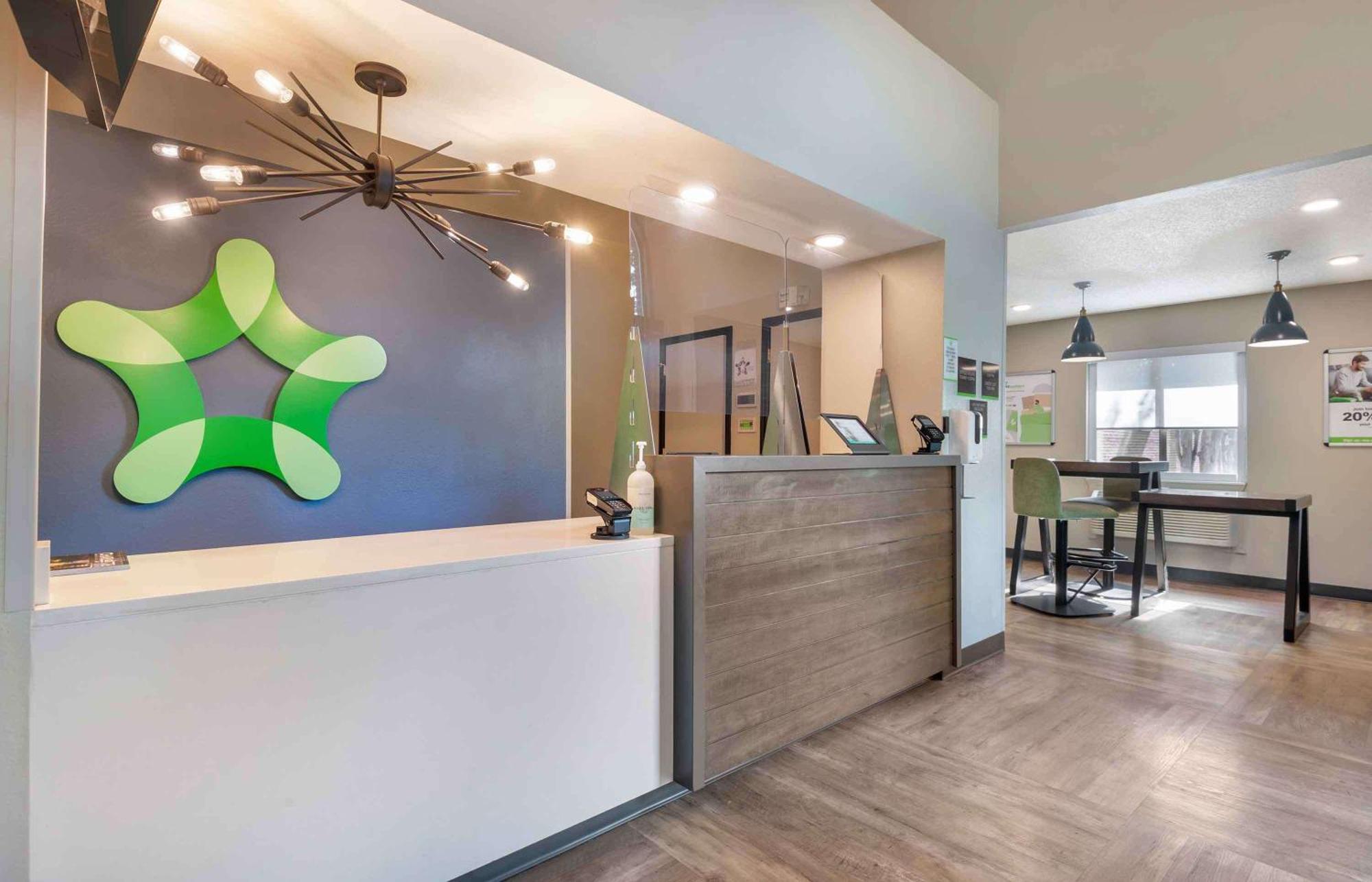Extended Stay America Select Suites - Charlotte - University Place - E Mccullough Dr Exterior foto