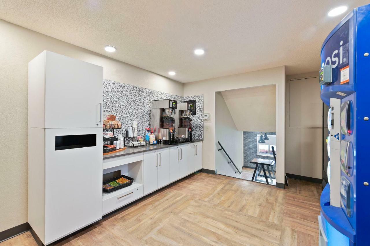 Extended Stay America Select Suites - Charlotte - University Place - E Mccullough Dr Exterior foto